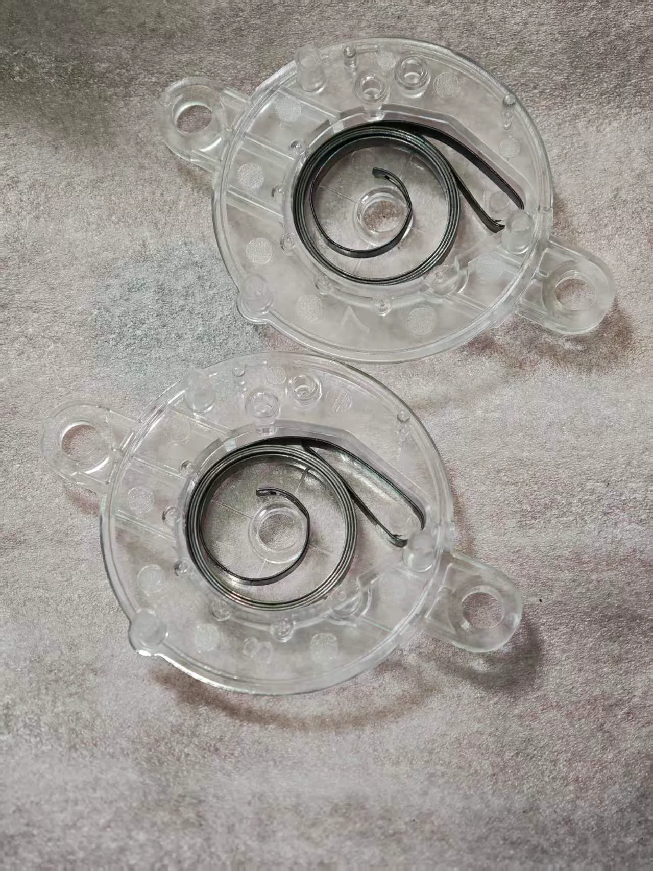 两个透明壳体回卷样件